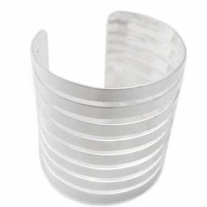 Girl Sexy Wide Metal Cuff Circle Stretch Open Mouth Bangle Bracelet - Hollow SV